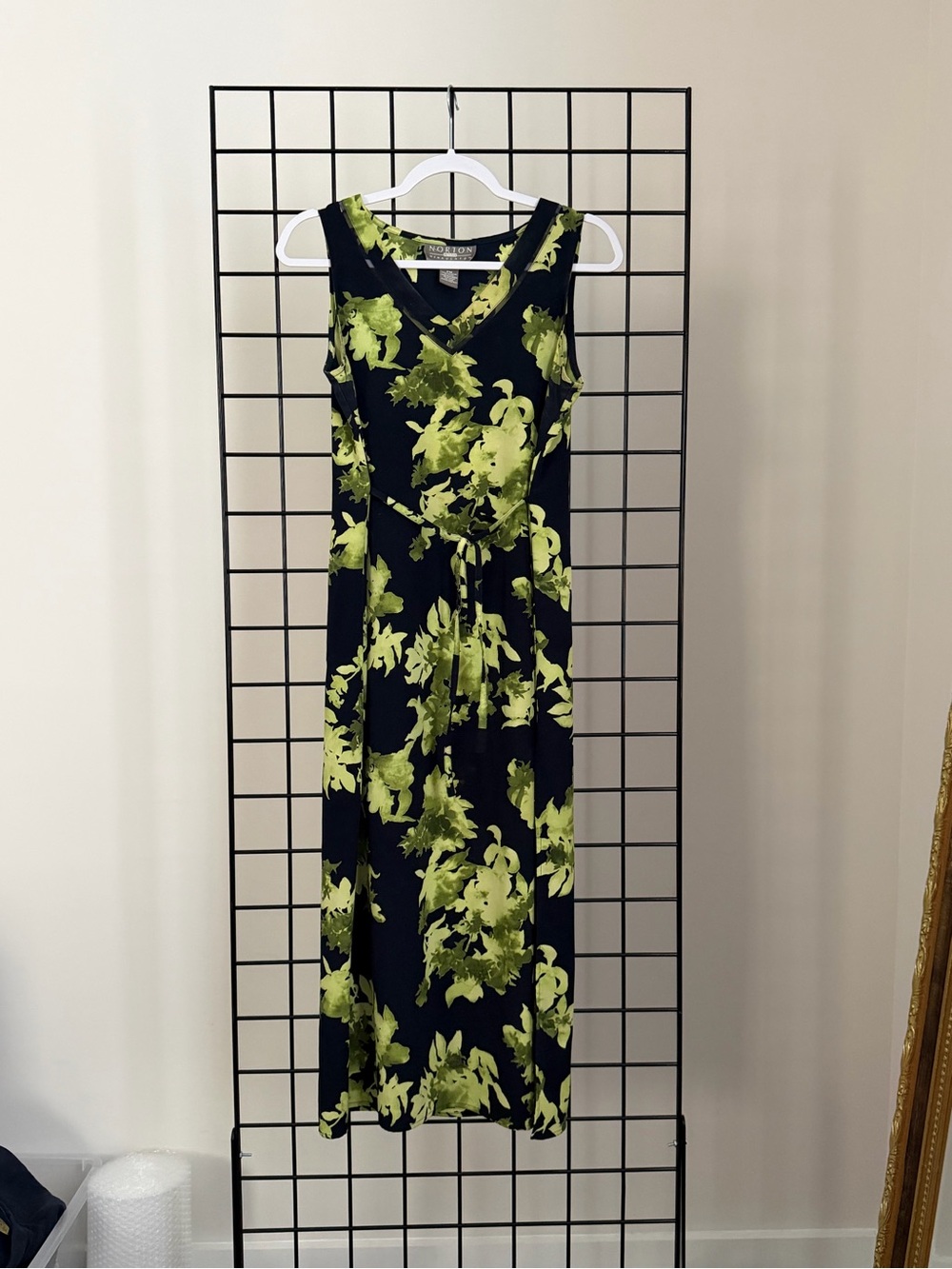 Norton McNaughton Black & Lime Green Floral Sleeveless Maxi Dress